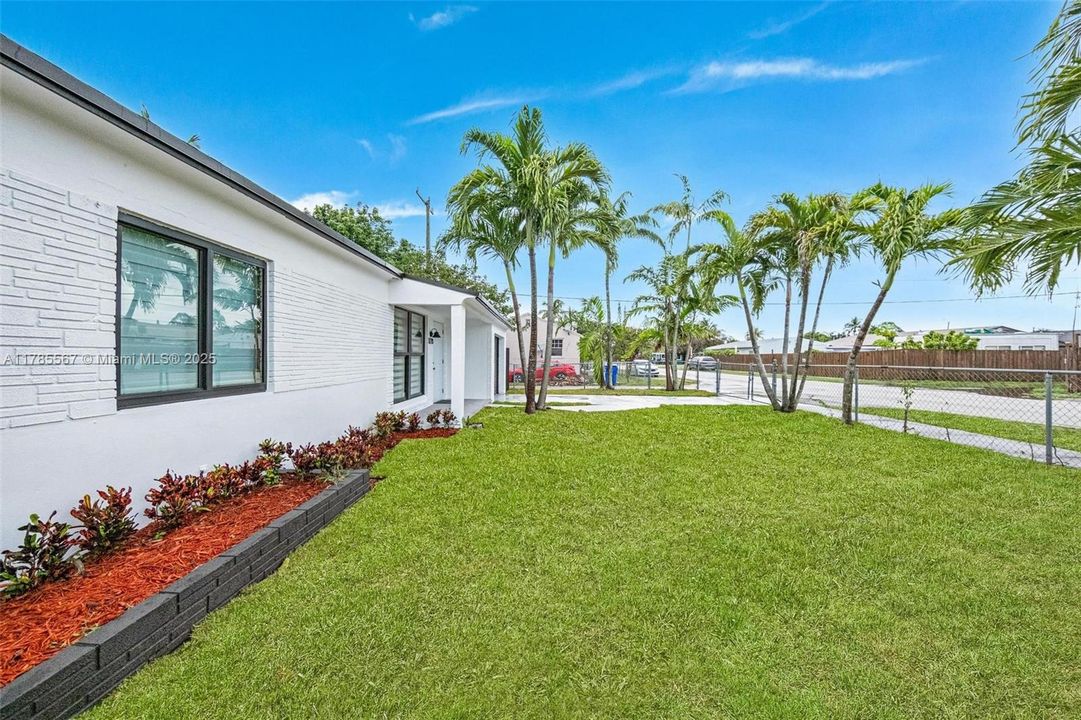 Vendido Recientemente: $499,000 (2 camas, 2 baños, 1166 Pies cuadrados)