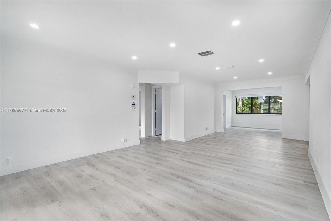 Vendido Recientemente: $499,000 (2 camas, 2 baños, 1166 Pies cuadrados)