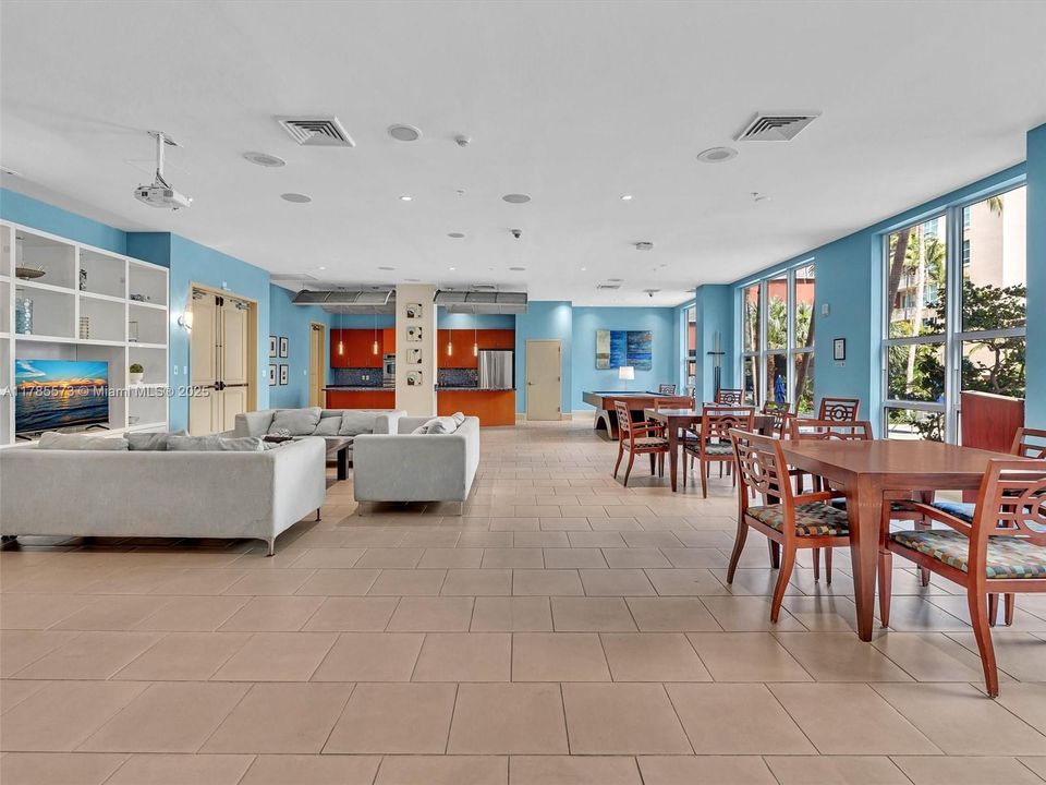 合同活跃: $295,000 (0 贝兹, 1 浴室, 505 平方英尺)