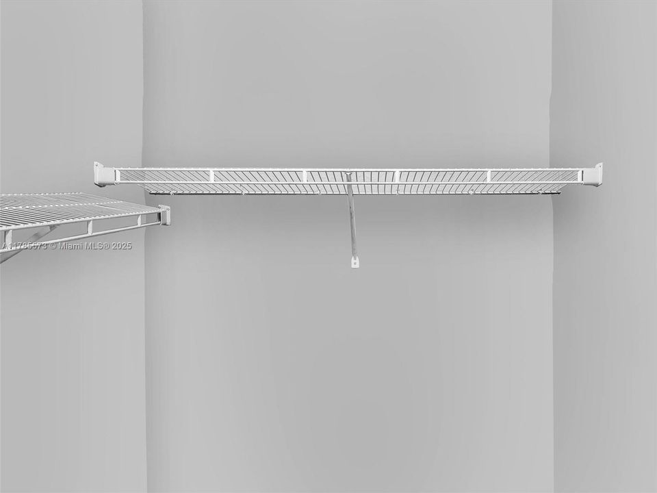 合同活跃: $295,000 (0 贝兹, 1 浴室, 505 平方英尺)