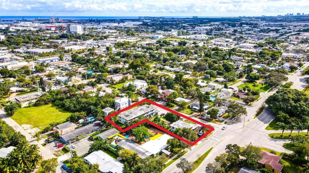 Recently Rented: $1,760 (1 beds, 1 baths, 870 Square Feet)