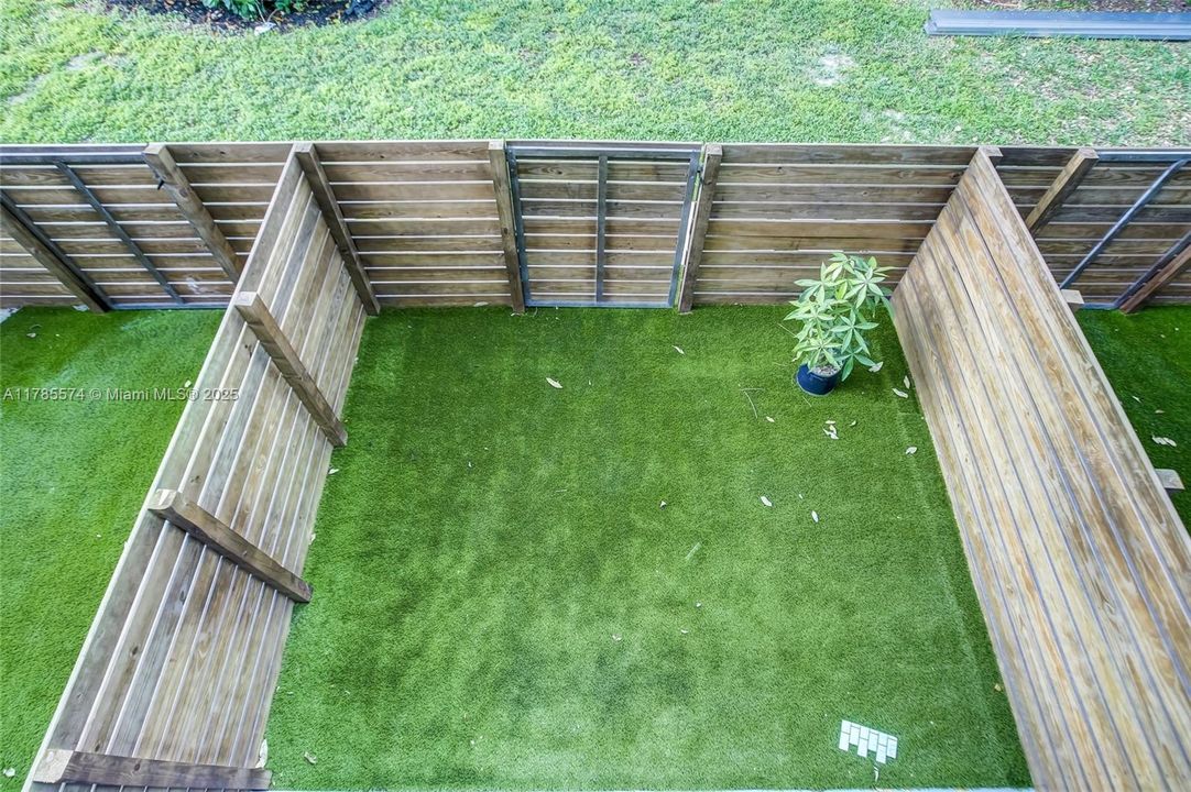 Recently Rented: $1,760 (1 beds, 1 baths, 870 Square Feet)