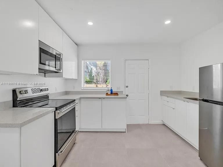 Недавно арендовано: $2,500 (2 спален, 1 ванн, 1440 Квадратных фут)