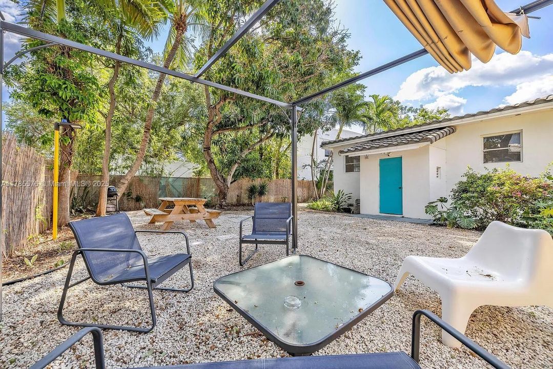 Недавно арендовано: $2,500 (2 спален, 1 ванн, 1440 Квадратных фут)