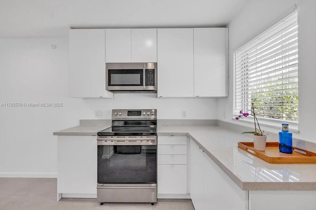 Недавно арендовано: $2,500 (2 спален, 1 ванн, 1440 Квадратных фут)