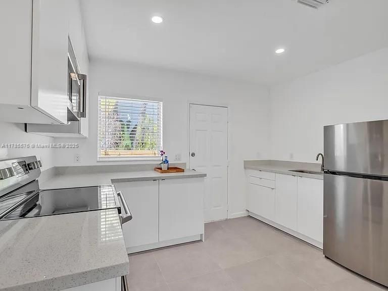 Недавно арендовано: $2,500 (2 спален, 1 ванн, 1440 Квадратных фут)