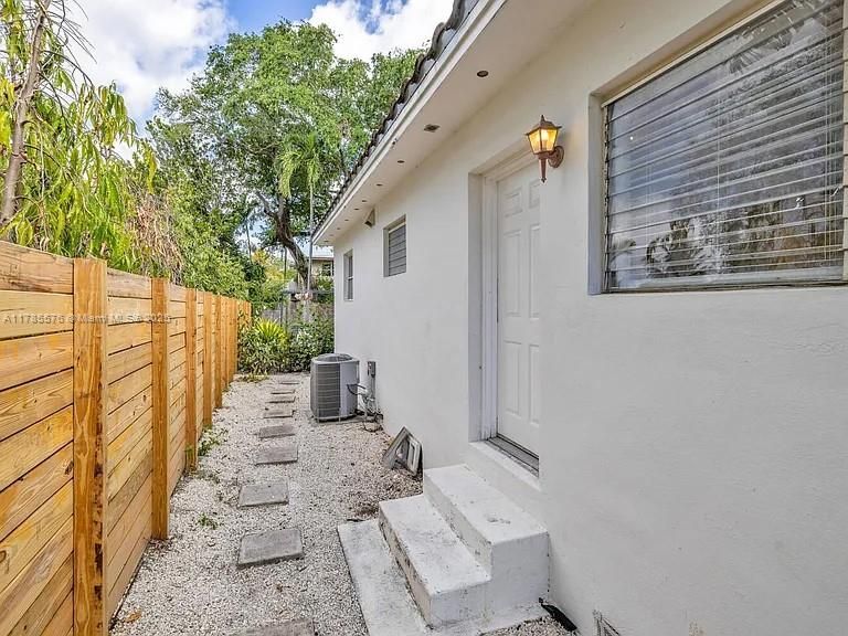 Недавно арендовано: $2,500 (2 спален, 1 ванн, 1440 Квадратных фут)