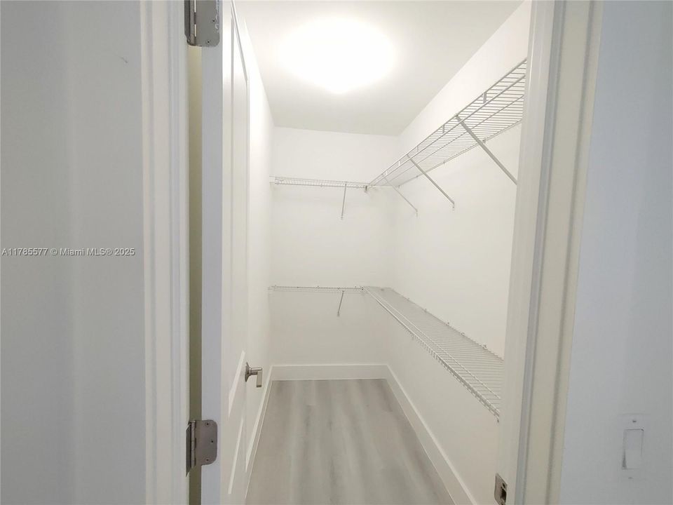 Vendido Recientemente: $119,000 (2 camas, 2 baños, 902 Pies cuadrados)