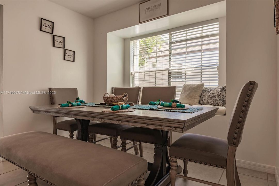 最近租的: $3,065 (3 贝兹, 2 浴室, 1636 平方英尺)