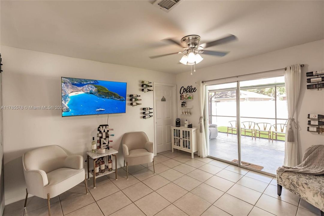 最近租的: $3,065 (3 贝兹, 2 浴室, 1636 平方英尺)