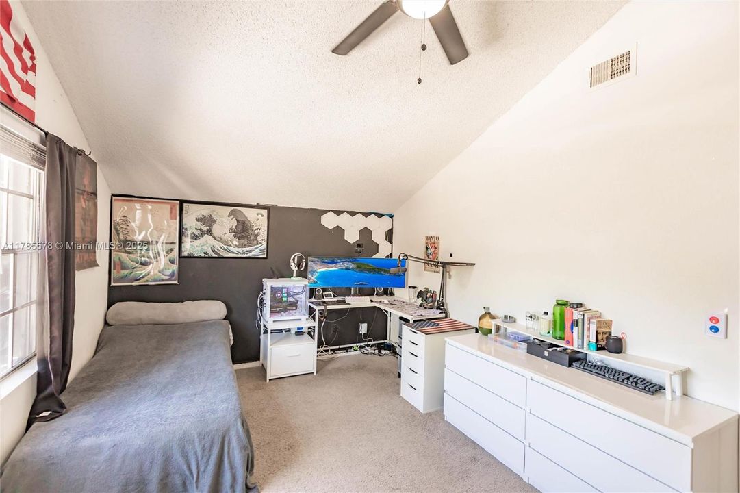 最近租的: $3,065 (3 贝兹, 2 浴室, 1636 平方英尺)