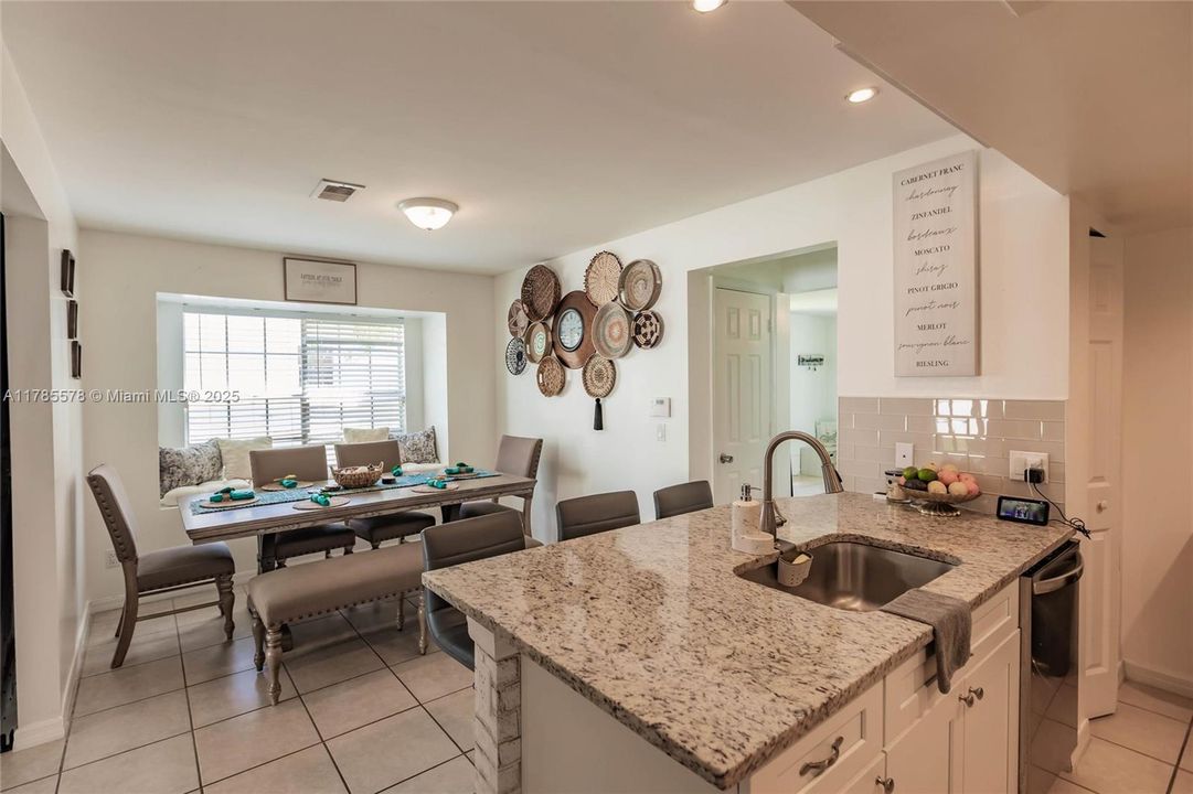 最近租的: $3,065 (3 贝兹, 2 浴室, 1636 平方英尺)