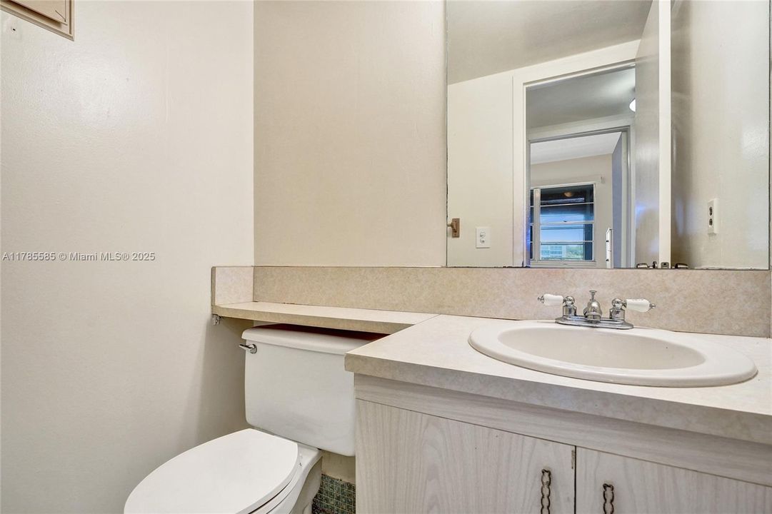 Vendido Recientemente: $85,000 (2 camas, 1 baños, 861 Pies cuadrados)