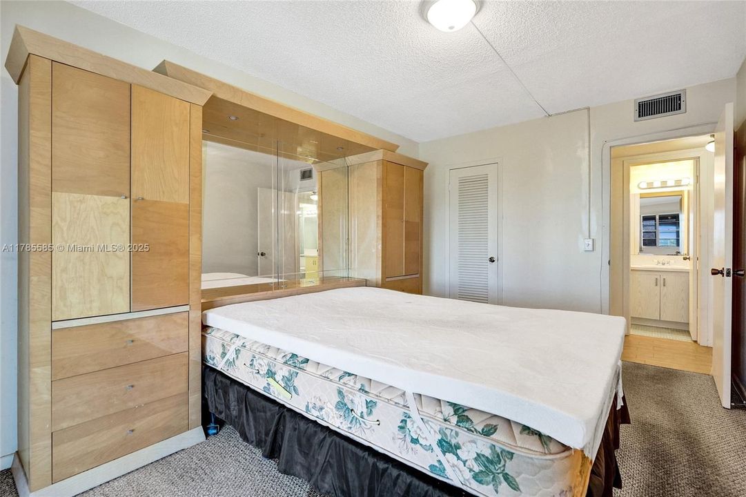 Vendido Recientemente: $85,000 (2 camas, 1 baños, 861 Pies cuadrados)