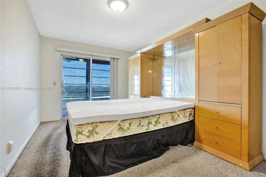 Vendido Recientemente: $85,000 (2 camas, 1 baños, 861 Pies cuadrados)