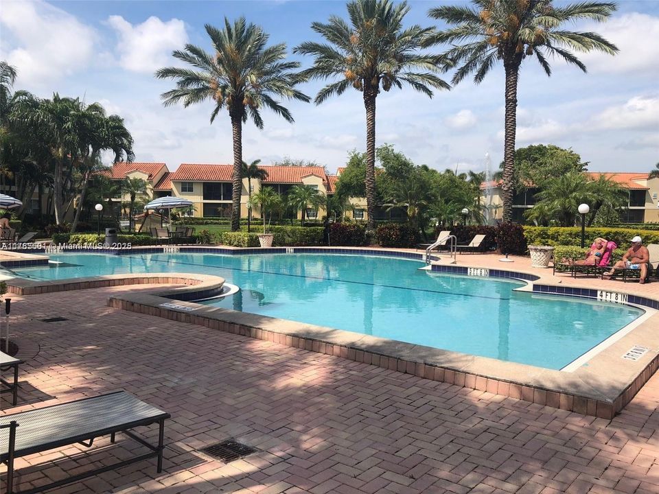 Recently Rented: $1,550 (1 beds, 1 baths, 813 Square Feet)