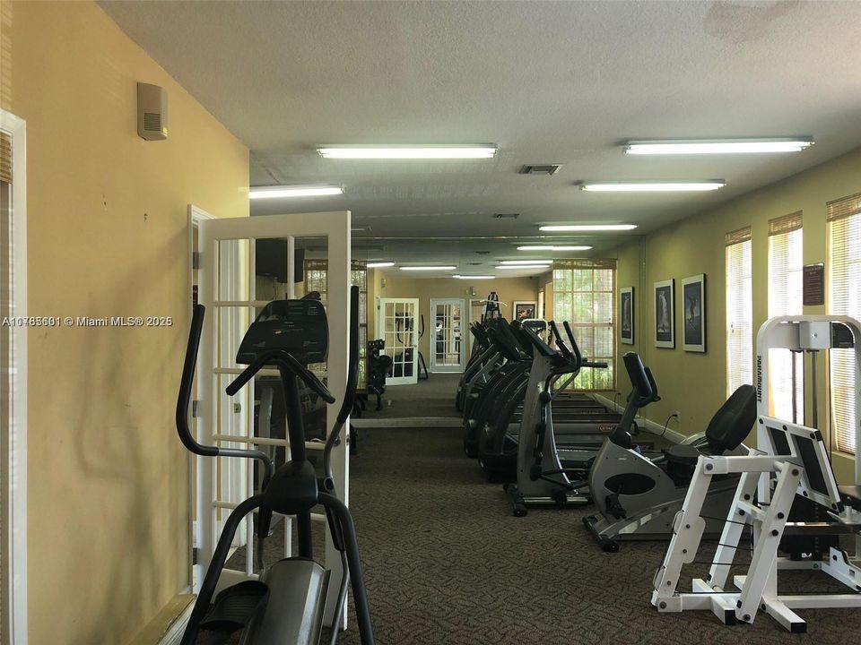 Recently Rented: $1,550 (1 beds, 1 baths, 813 Square Feet)