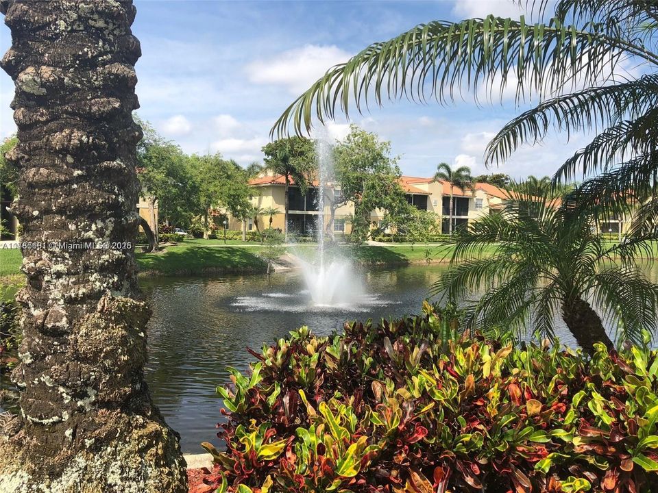 Recently Rented: $1,550 (1 beds, 1 baths, 813 Square Feet)