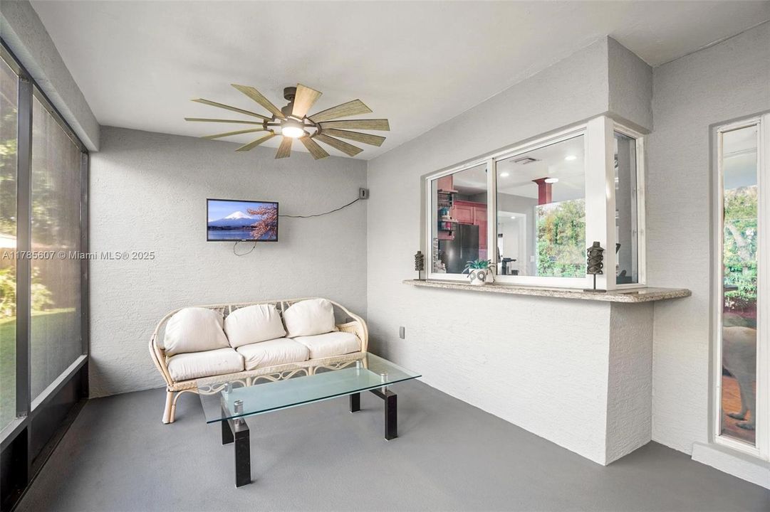 Recently Sold: $650,000 (3 beds, 2 baths, 1542 Square Feet)