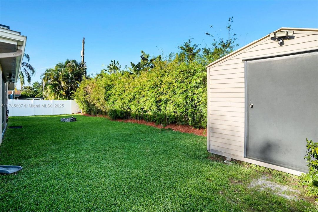 Recently Sold: $650,000 (3 beds, 2 baths, 1542 Square Feet)