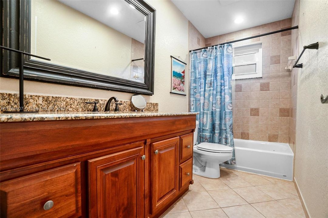 Recently Sold: $650,000 (3 beds, 2 baths, 1542 Square Feet)