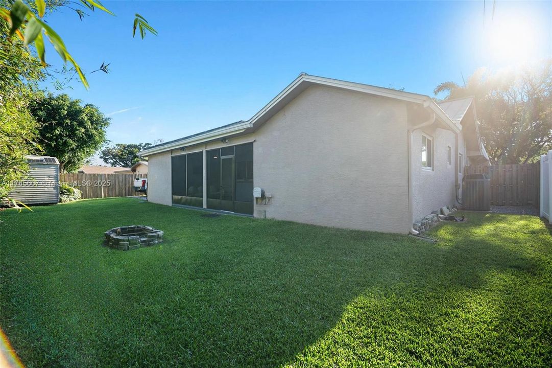 Recently Sold: $650,000 (3 beds, 2 baths, 1542 Square Feet)
