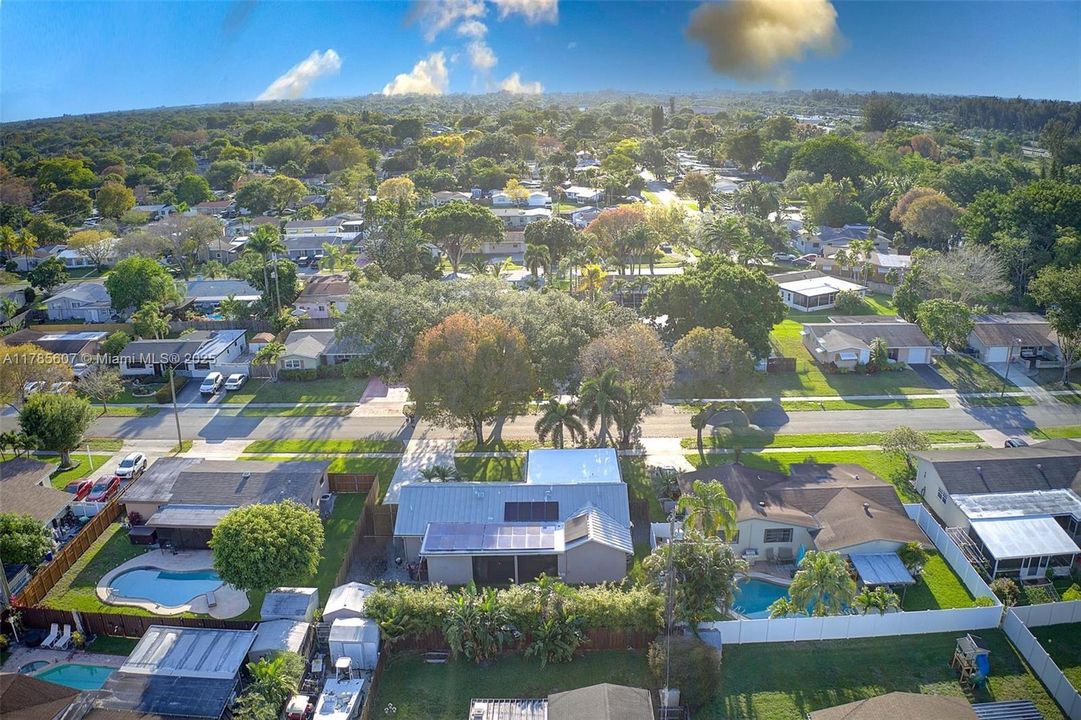 Recently Sold: $650,000 (3 beds, 2 baths, 1542 Square Feet)