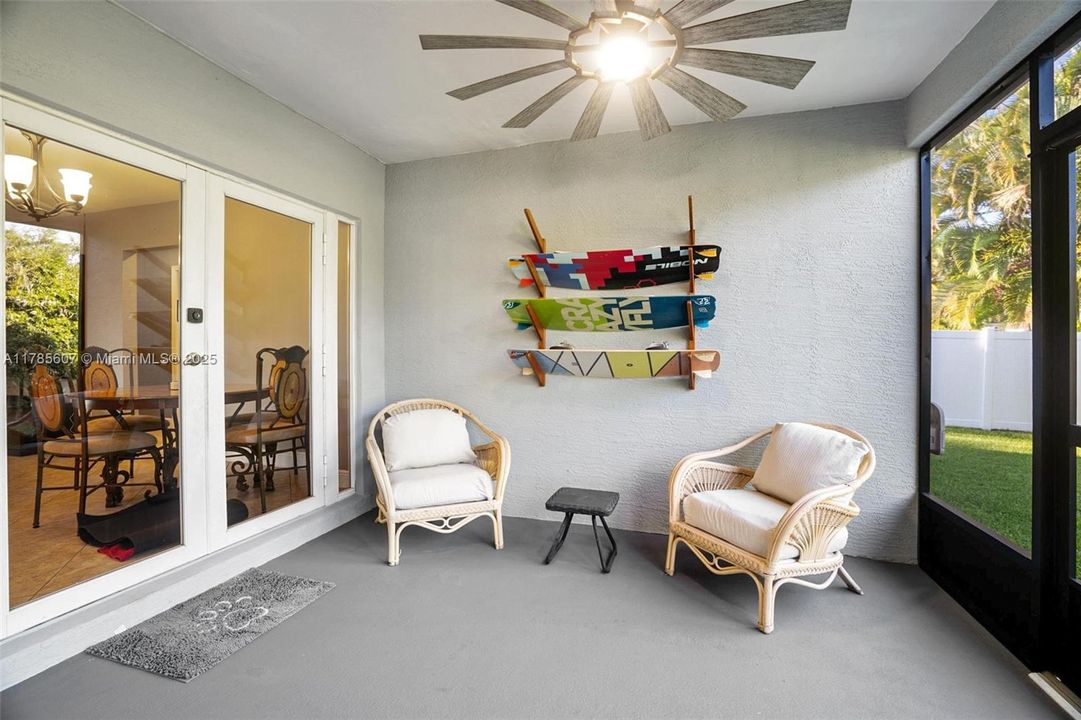 Recently Sold: $650,000 (3 beds, 2 baths, 1542 Square Feet)