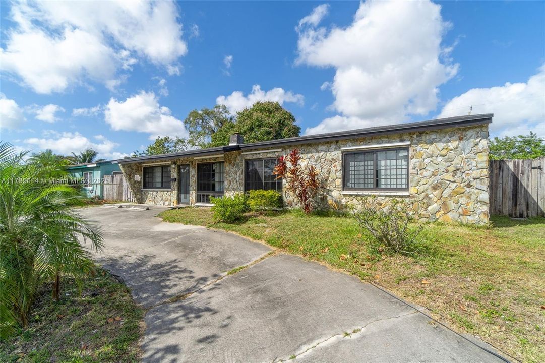 Recently Sold: $539,000 (3 beds, 2 baths, 1335 Square Feet)