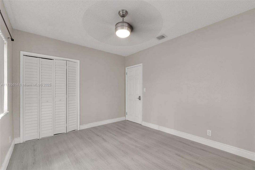 Recently Sold: $539,000 (3 beds, 2 baths, 1335 Square Feet)