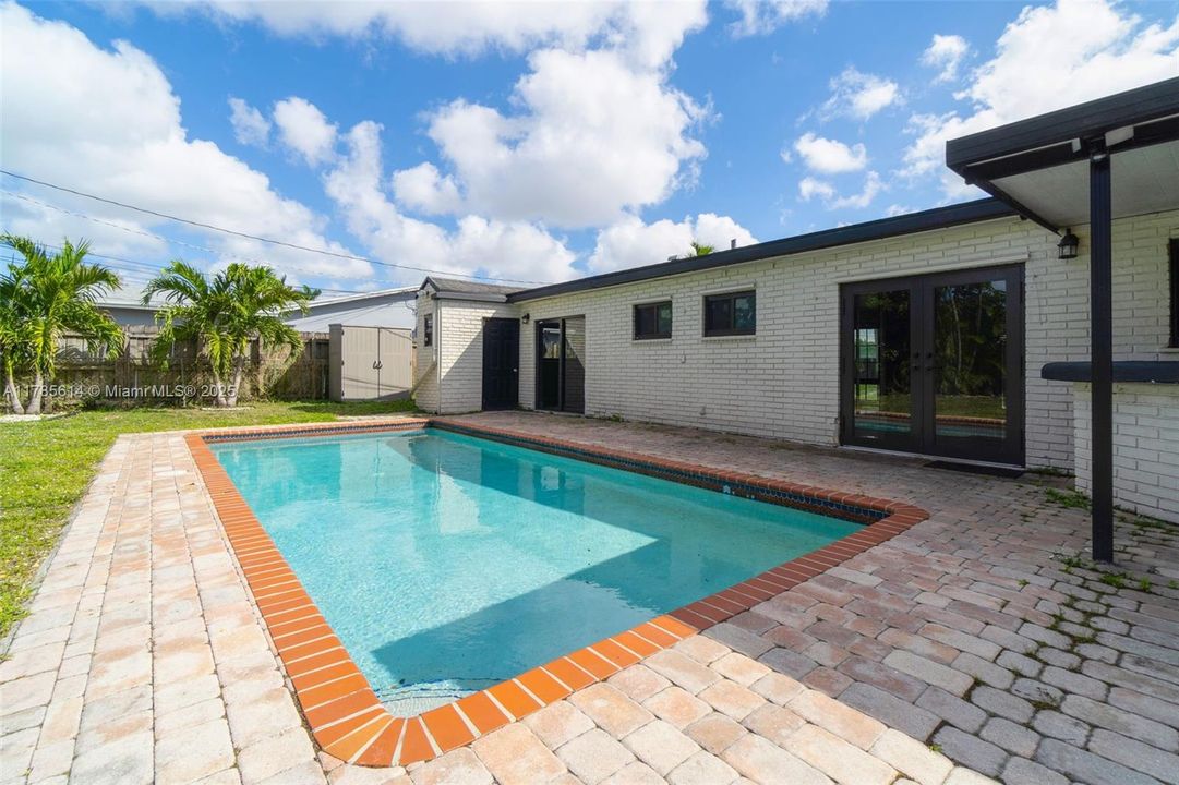 Recently Sold: $539,000 (3 beds, 2 baths, 1335 Square Feet)