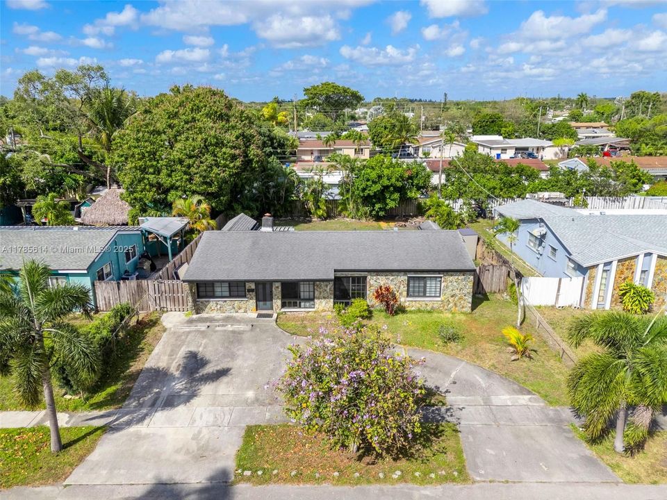 Recently Sold: $539,000 (3 beds, 2 baths, 1335 Square Feet)