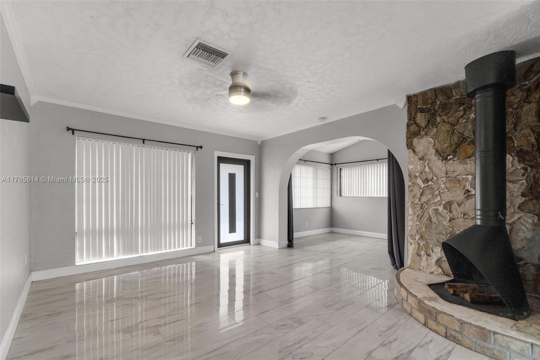 Recently Sold: $539,000 (3 beds, 2 baths, 1335 Square Feet)