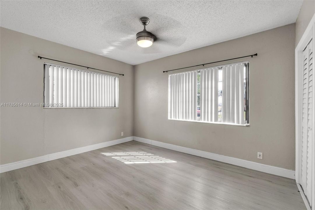 Recently Sold: $539,000 (3 beds, 2 baths, 1335 Square Feet)