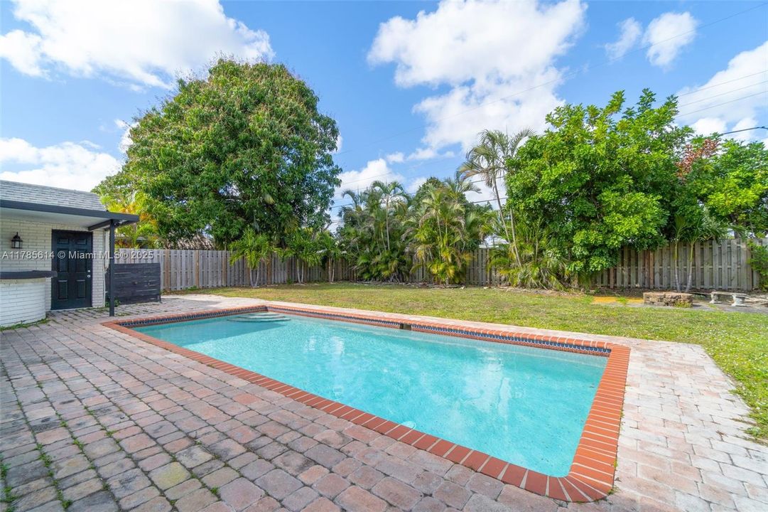 Recently Sold: $539,000 (3 beds, 2 baths, 1335 Square Feet)