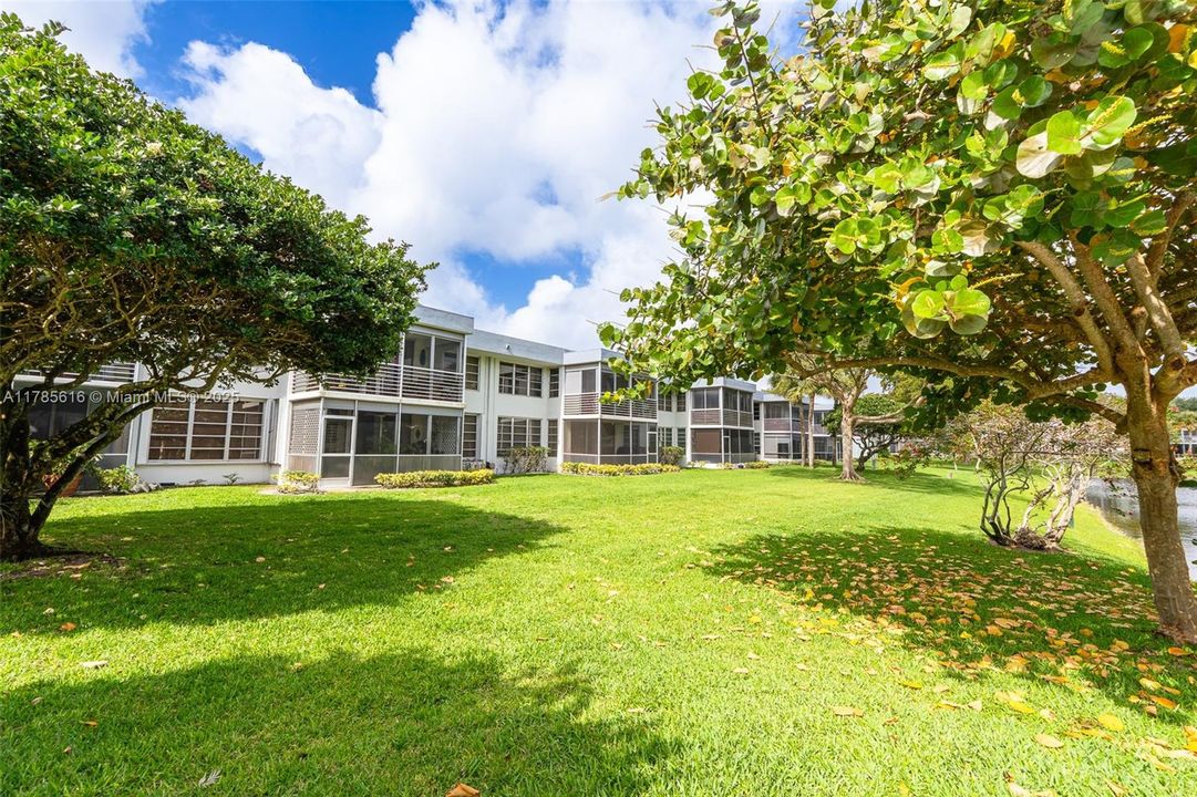 На продажу: $317,500 (3 спален, 3 ванн, 1620 Квадратных фут)