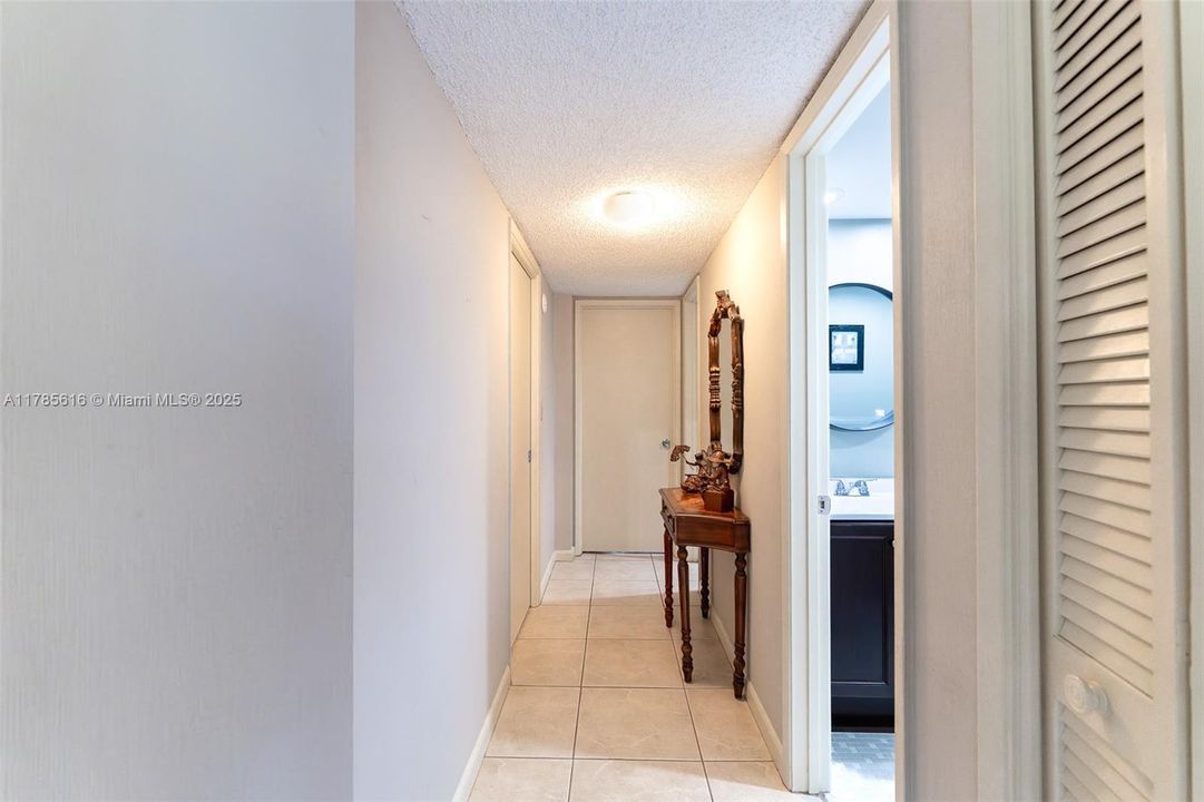 На продажу: $317,500 (3 спален, 3 ванн, 1620 Квадратных фут)