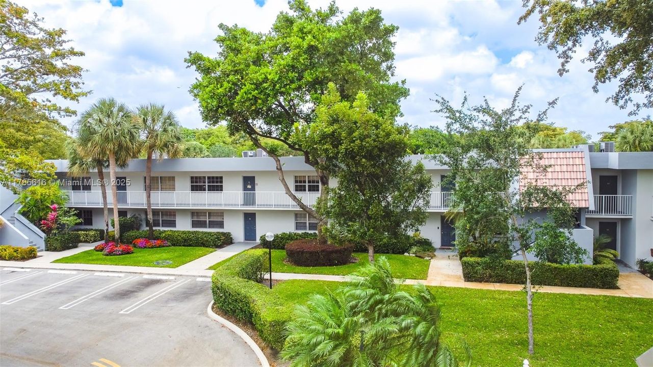 На продажу: $317,500 (3 спален, 3 ванн, 1620 Квадратных фут)