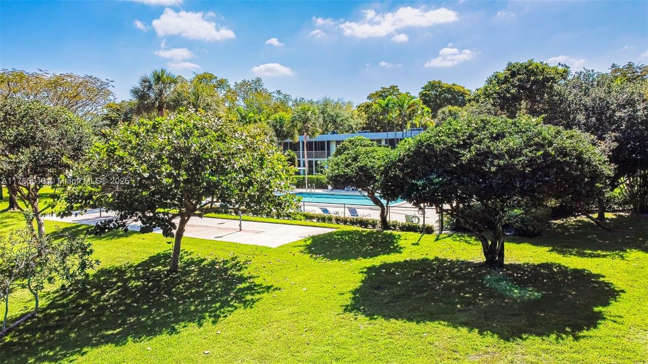 На продажу: $317,500 (3 спален, 3 ванн, 1620 Квадратных фут)