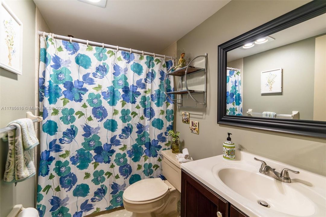 На продажу: $317,500 (3 спален, 3 ванн, 1620 Квадратных фут)