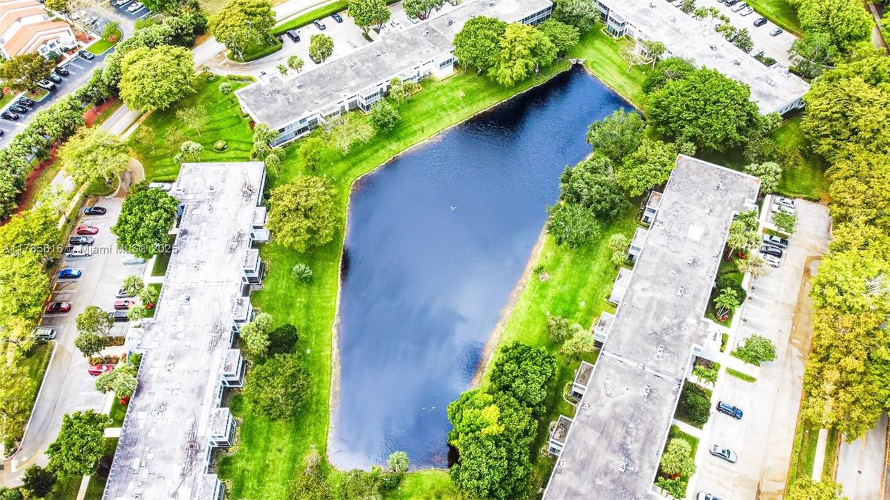 На продажу: $317,500 (3 спален, 3 ванн, 1620 Квадратных фут)