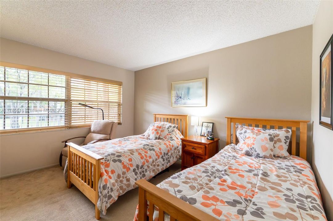 На продажу: $317,500 (3 спален, 3 ванн, 1620 Квадратных фут)