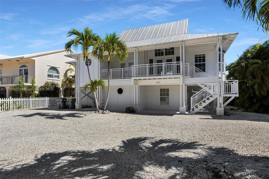 Recently Sold: $2,100,000 (3 beds, 2 baths, 1263 Square Feet)