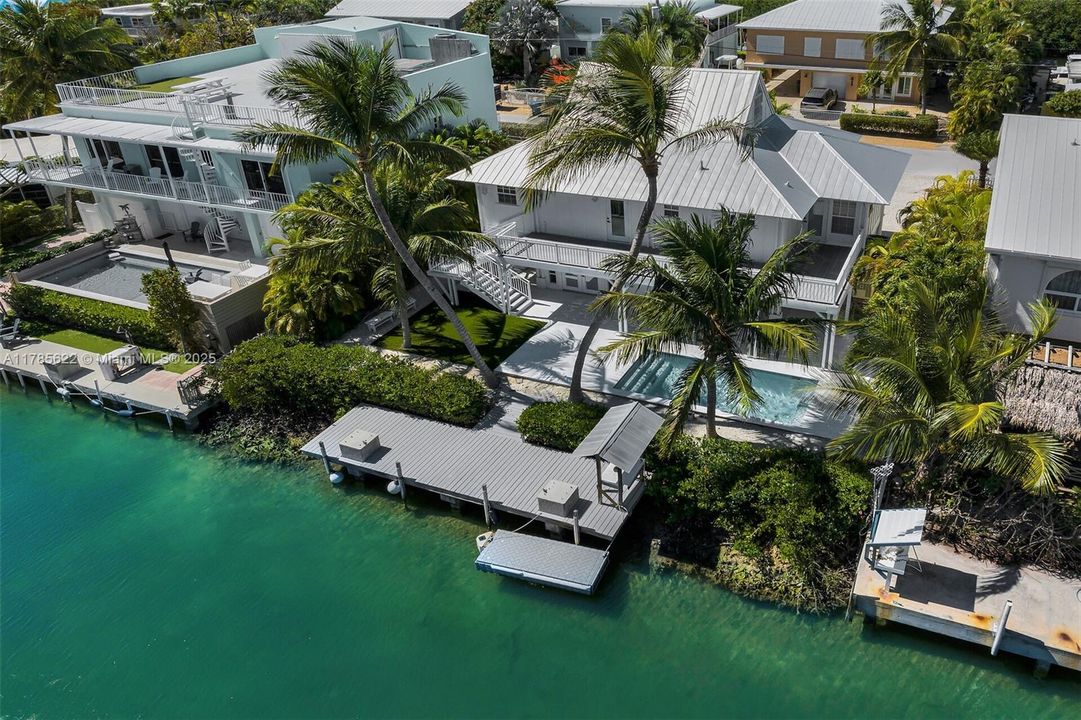 Recently Sold: $2,100,000 (3 beds, 2 baths, 1263 Square Feet)