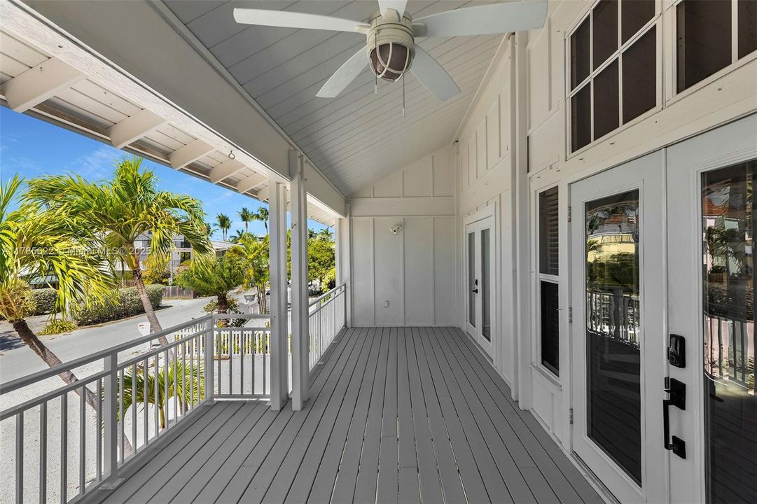 Recently Sold: $2,100,000 (3 beds, 2 baths, 1263 Square Feet)