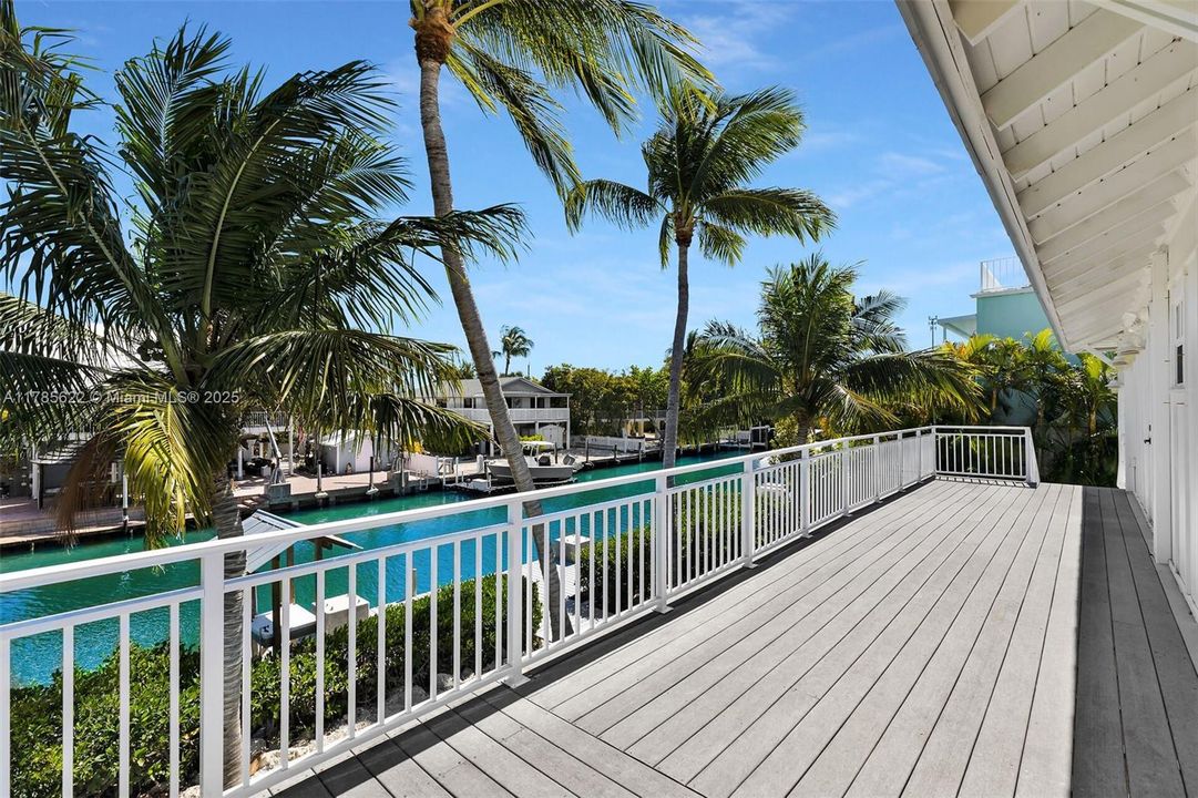 Recently Sold: $2,100,000 (3 beds, 2 baths, 1263 Square Feet)