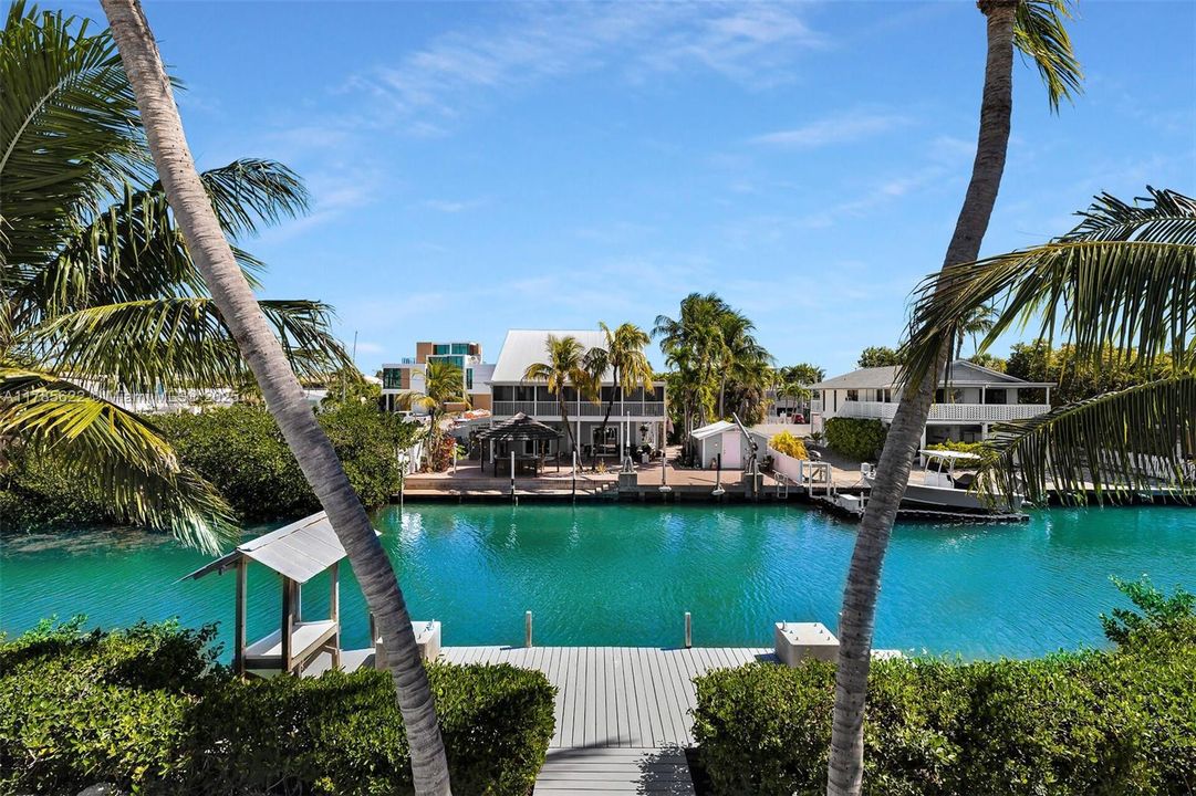 Recently Sold: $2,100,000 (3 beds, 2 baths, 1263 Square Feet)