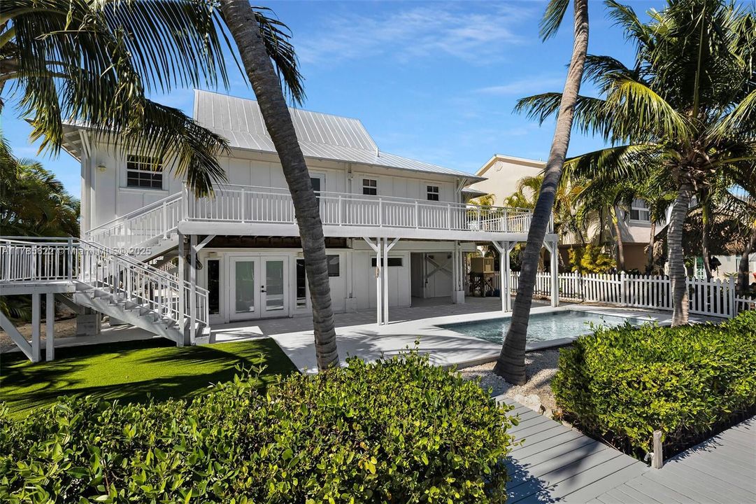 Recently Sold: $2,100,000 (3 beds, 2 baths, 1263 Square Feet)