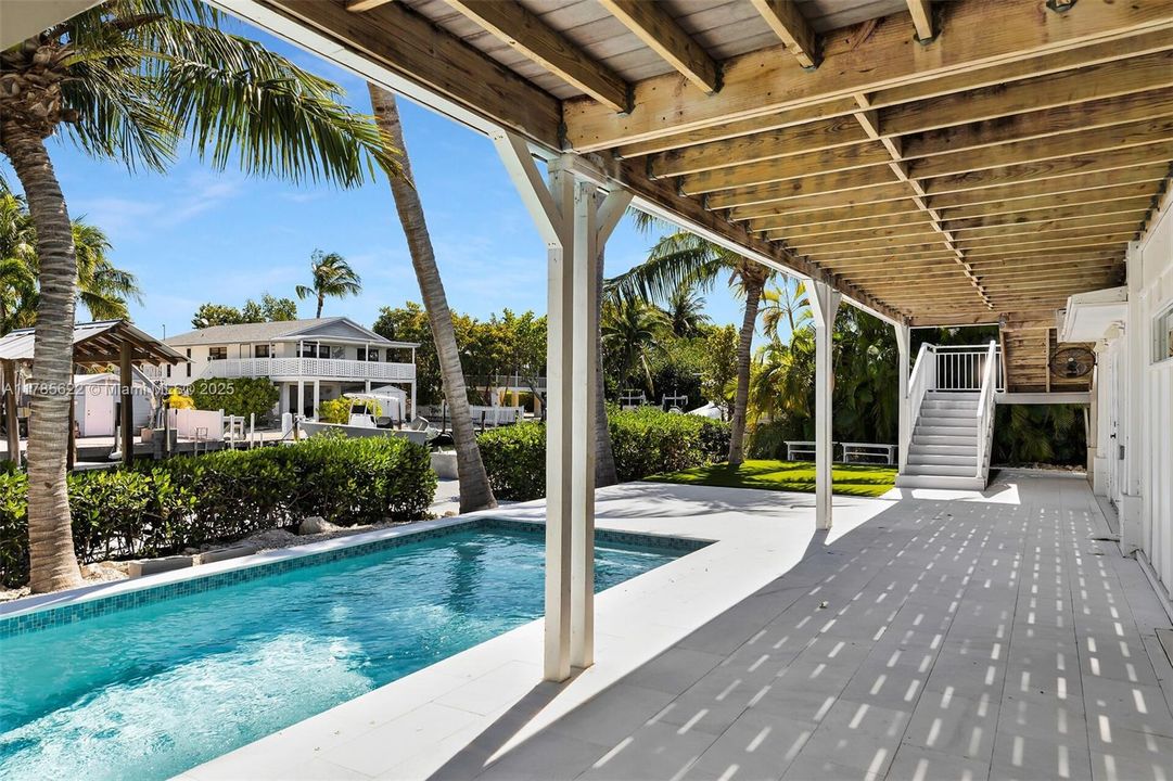 Recently Sold: $2,100,000 (3 beds, 2 baths, 1263 Square Feet)