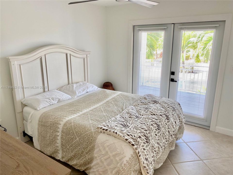 Recently Sold: $2,100,000 (3 beds, 2 baths, 1263 Square Feet)